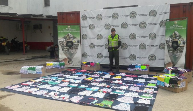 Autoridades incautaron una gran cantidad de elementos de contrabando en Medellín