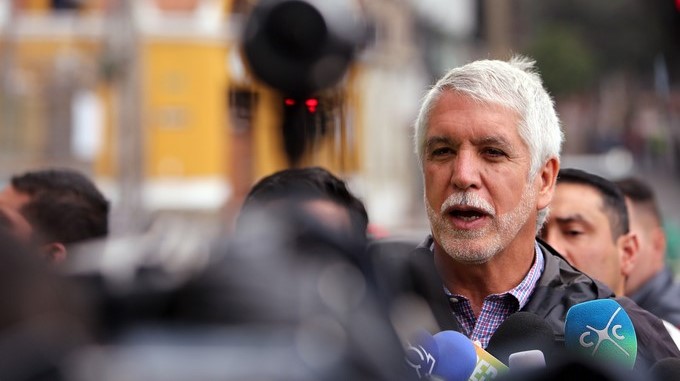 Suspenden provisionalmente el estudio de revocatoria del alcalde Enrique Peñalosa