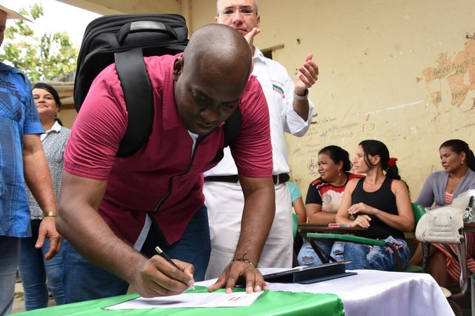 Gobernación de Antioquia inició firmatón en Belén de Bajirá