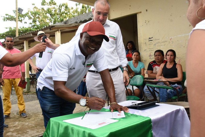 Gobernación de Antioquia inició firmatón en Belén de Bajirá
