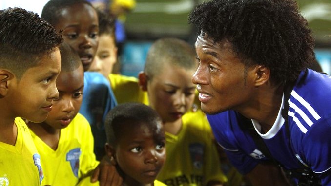 Cuadrado: "Esperamos seguir cada día haciendo cosas por los niños" 1 guillermo cuadrado fundacion