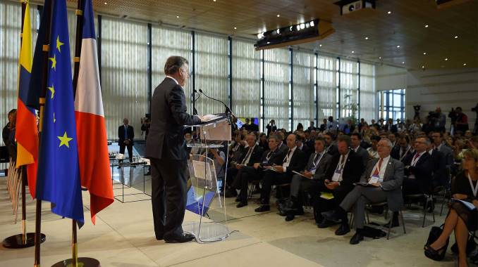 El presidente Juan Manuel Santos durante el Foro Económico Francia Colombia