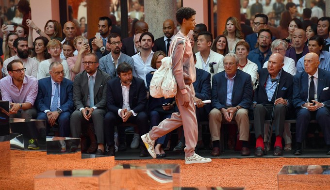 A model presents a creation of Italian fashion house Ermenegildo Zegna during the Milan Fashion Week, in Milan, Italy. EFE