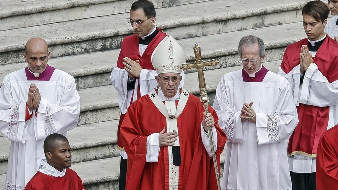 El Papa pide defender el derecho de mujeres a participar en todos los ámbitos