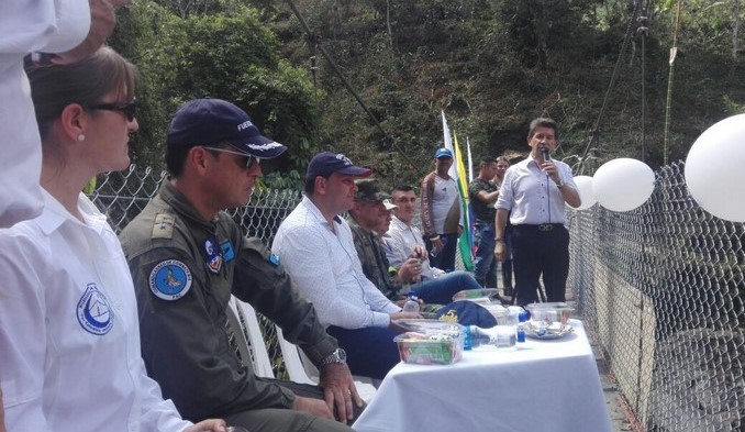 Inauguraron las obras complementarias de dos puentes peatonales en El Carmen de Viboral