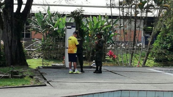 VIDEO Y FOTOS: Barristas agredieron a técnico y jugadores del Quindío 6 quindio policia