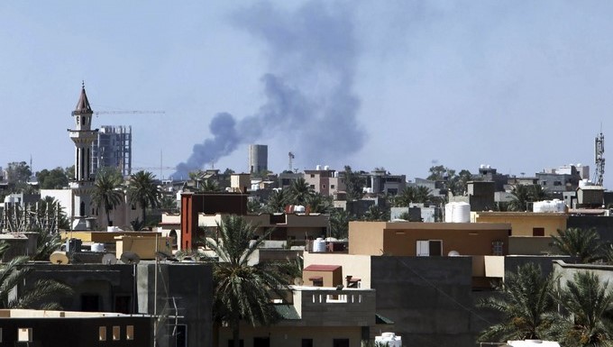 Un libio se autoinmola en Trípoli en protesta por la guerra en el país