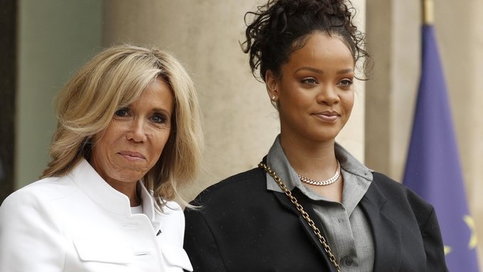 Los Macron recibieron a Rihanna en el Palacio del Elíseo para hablar de Educación