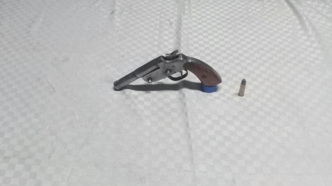 FOTOS: Capturados en Barrio Antioquia con un arma de fuego artesanal 3 Arma_de_fuego_artesanal