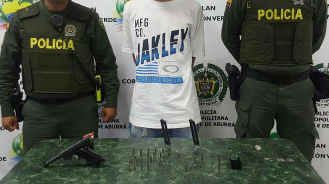 FOTOS y AUDIO: Capturados en flagrancia tres sujetos armados en Itagüí 1 Capturado_porte_ilegal_3.jpg