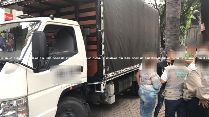 VIDEO y FOTOS: Confusión en el Centro de Medellín por altercado que involucró escoltas de un carro de valores 2 Confusos_Hechos_Brinks_Espacio_publico_1