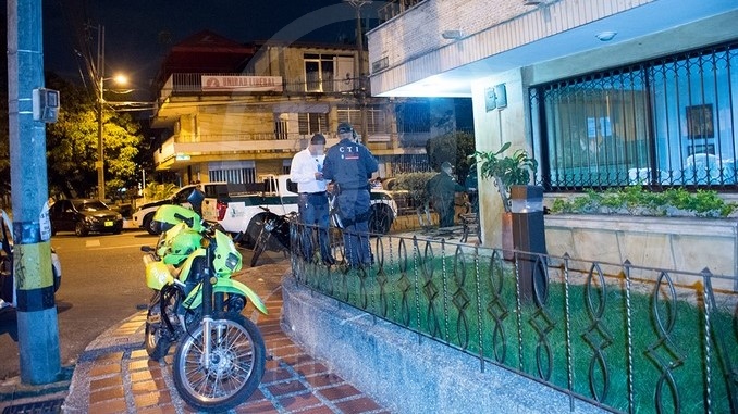 VIDEO y FOTOS: Contratista del Área Metropolitana fue asesinado en sede de Liberalismo en Laureles 5 Homicidio_politologo_5.jpg