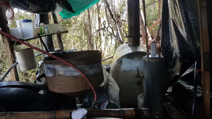 FOTOS y VIDEO: Descubren un tercer 'megalaboratorio' en el Oriente de Antioquia 4 Megalaboratorio_2