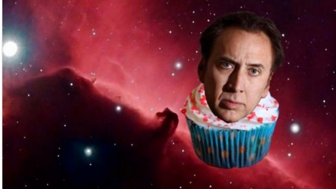 Fotos. Nicolas Cage y su divertida vestimenta en Kazajistán