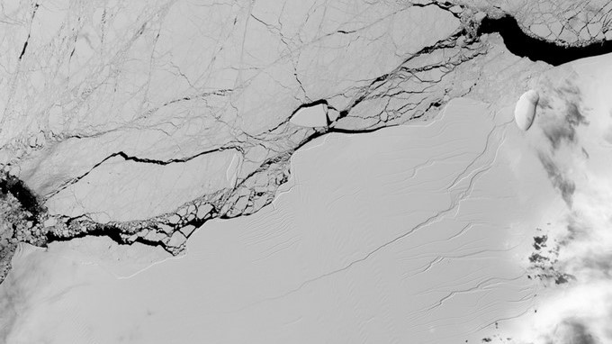 La Antártida se divide en icebergs gigantes y alertan posibles desastres