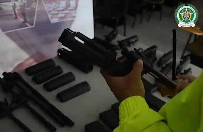 FOTOS: Desarticulada red que traficaba armas desde Estados Unidos camufladas en elementos de odontología 5 armas 5
