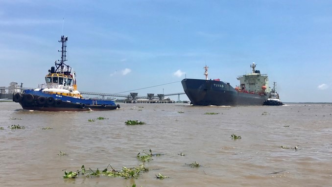 Restricción temporal en el puerto de Barranquilla por barco a la deriva