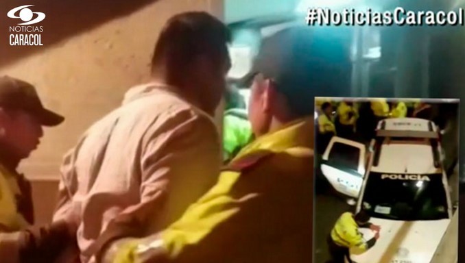 Hurtó una patrulla de la Policía, la estrelló contra una vivienda e intentó escapar a pie