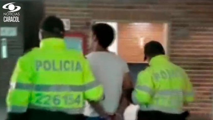 Pensionado del Ejército pidió ayuda a la Policía para defenderse de su esposa, pero ella lo delató y lo capturaron