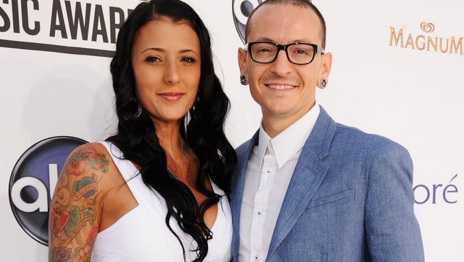 chester benington esposa talinda