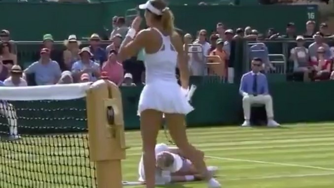 VIDEO: ¡A los gritos! Tremenda lesión de esta tenista en Wimbledon 1 lesion wimbledon