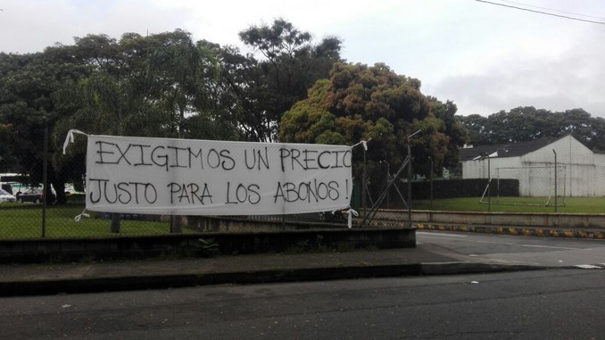 ¿Los escucharán? Los hinchas de Nacional piden "respeto" con pancartas 4 pancartas nacional abonos 3