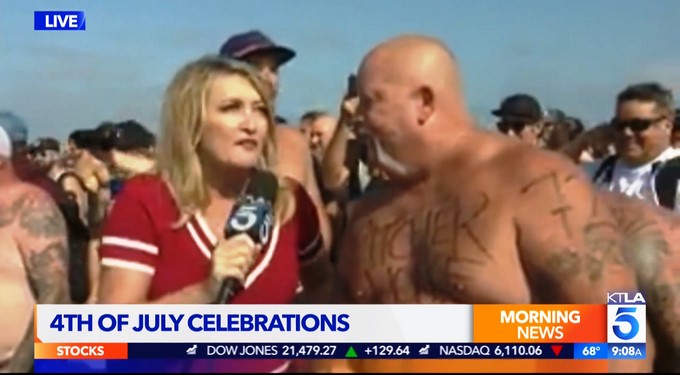 VIDEO: A esta periodista le vomitaron encima en plena emisión