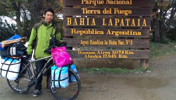 Yu Yang, chino al que le robaron su bicicleta en Cali