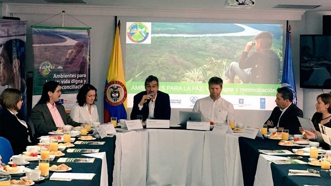 Gobierno lanza el primer programa de reincorporación a la vida civil para excombatientes de las Farc