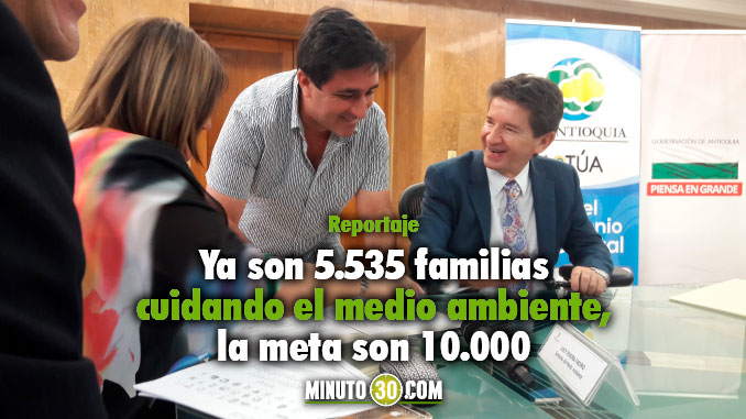 La firma del acuerdo se cumplió en la Gobernación. Foto/Minuto30