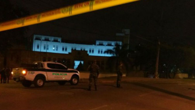 Investigan autores de atentado con explosivo contra bus del Esmad en Bello 1 Atentado_Bello