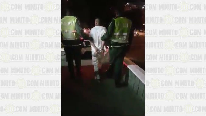 VIDEO: Lo capturaron por portar marihuana y descubrieron que lo requerían por secuestro y hurto 1 Capturado_Caribe