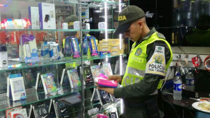FOTOS: Contrabando avaluado en más de $300 millones fue confiscado en Medellín, Bello e Itagüí 1 Contrabando_Polfa_1