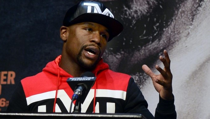 Fotografía de archivo del 29 de abril de 2015 del boxeador estadounidense Floyd Mayweather Jr. hablando durante una rueda de prensa en el MGM Gran Garden Arena de Las Vegas, Nevada (EE.UU.). EFE/Archivo