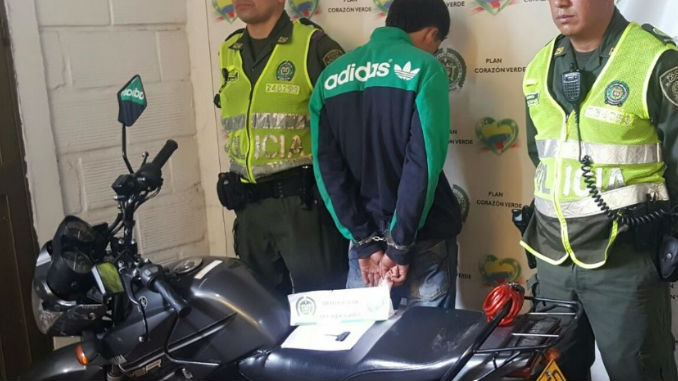 FOTOS: Con una llave hechiza hurtó una moto en La Aguacatala 2 Hurto_Aguactala_1