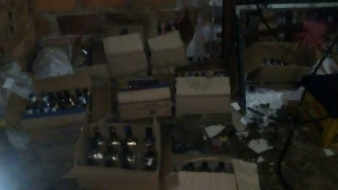VIDEO y FOTOS: Autoridades descubrieron "el alambique más repugnante de todos" en sector de Madre Laura 2 Licor_Adulterado