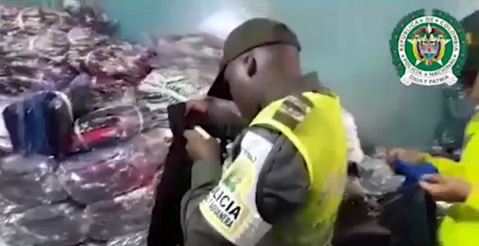 VIDEO. En ocho habitaciones de un hotel en “El Hueco” las autoridades incautaron mercancía de contrabando 1 Material incautado