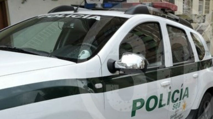 Pelea terminó con tres personas mordidas por Pitbull y un perro herido a bala 1 Patrulla_Policia