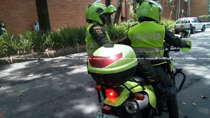 FOTOS: Hurtaron $25 millones, hirieron a un vigilante en la cabeza y fueron capturados en Carlos E. Restrepo 1 Policias_atraco_CarlosE_Restrepo_2