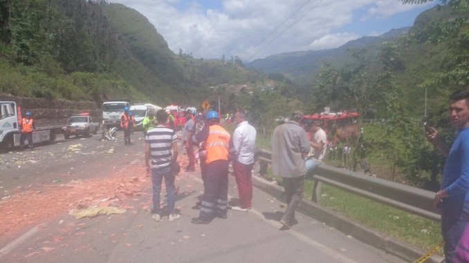 Choque múltiple en la vía Bogotá - Villavicencio deja al menos 15 personas heridas