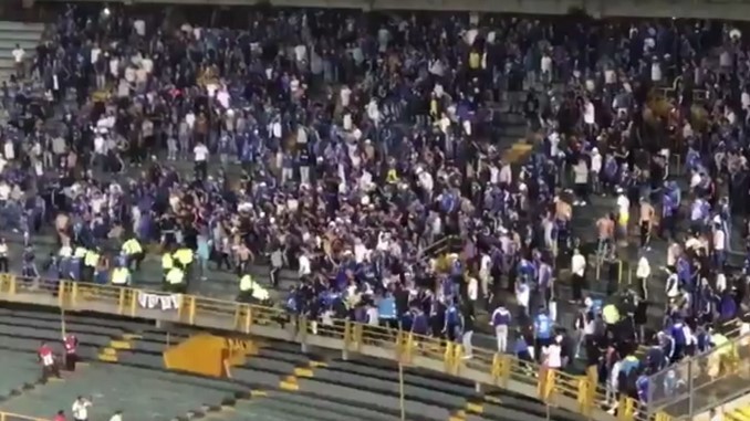 ¿Justa? Esta es la sanción para la barra de Millonarios por peleas en El Campín 1 blue rain millonarios