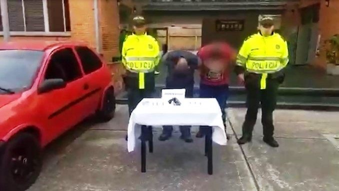 Con un ramo de rosas delincuentes intentaron ingresar a una vivienda para cometer un hurto