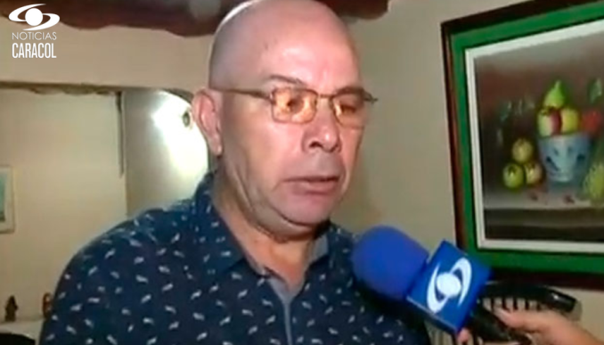 ¡Un calvario! Lo han detenido tres veces porque lo confunden con un peligroso delincuente