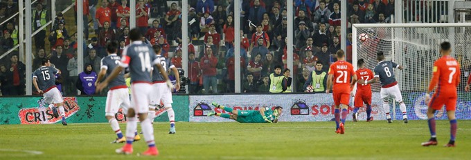 FOTOS: Paraguay le saca los colores a un Chile irreconocible 2 chile2