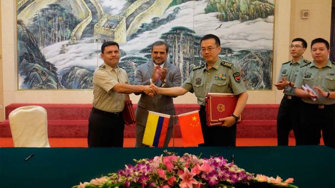 El embajador de Colombia, Óscar Rueda García, agradeció el apoyo del Gobierno chino al proceso de paz en Colombia y la cooperación con el posconflicto