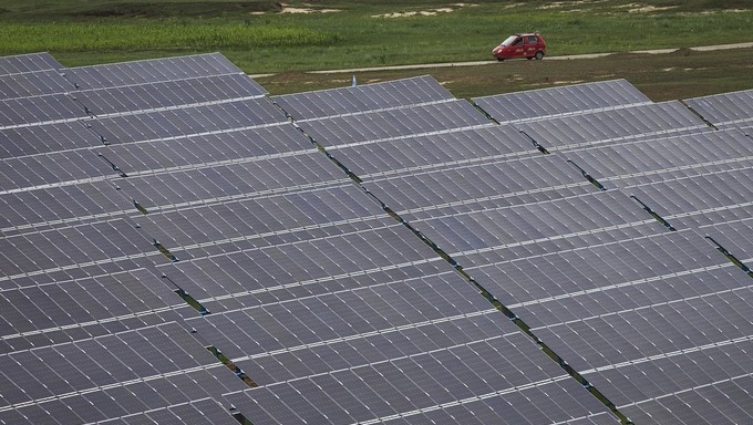 Vista de paneles de una planta de energía solar. EFE/Archivo