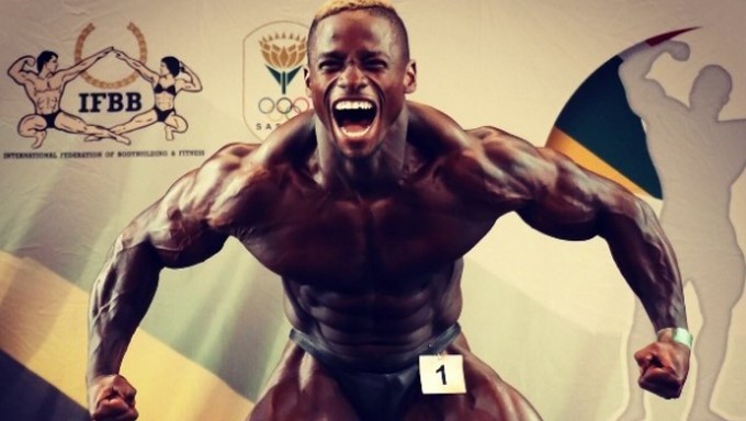 El fallecido fisicoculturista Sifisio Thabete/ Tomada de Instagram: @sifisolungelo