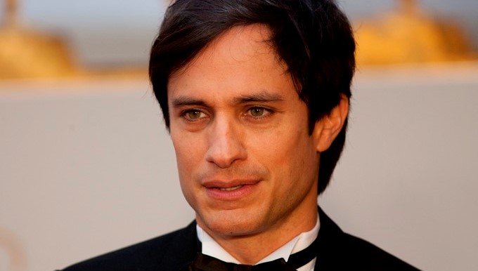 En la imagen un registro del actor mexicano Gael García Bernal, durante la alfombra roja de la 89 edición de los premios Óscar, en el Teatro Dolby de Hollywood (California, EE.UU.). EFE/Archivo