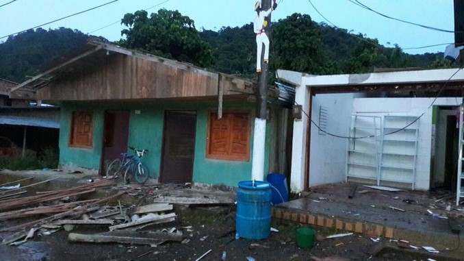 En Bahía Solano se presentó un incendio que consumió un local comercial y afectó varias viviendas