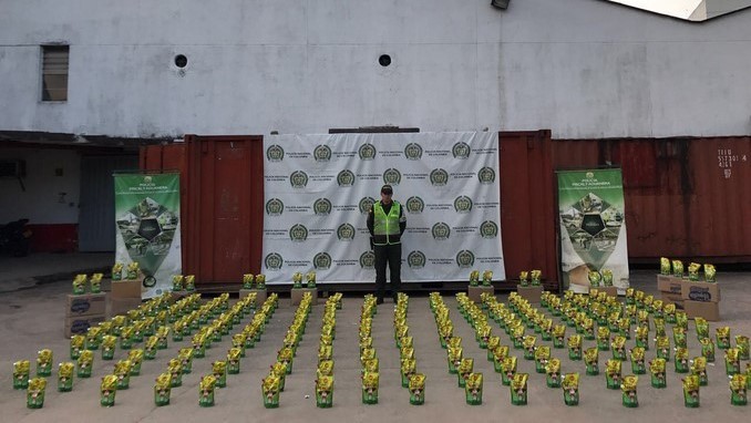 Licor y mercancía de contrabando incautaron las autoridades en Bello